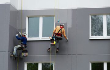 Farba elewacyjna PESCARA służy do wykonywania powłok malarskich na zewnątrz budynków.